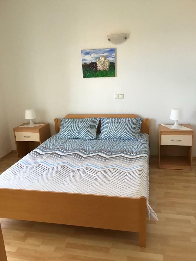 Paras Zečevo Esterno foto